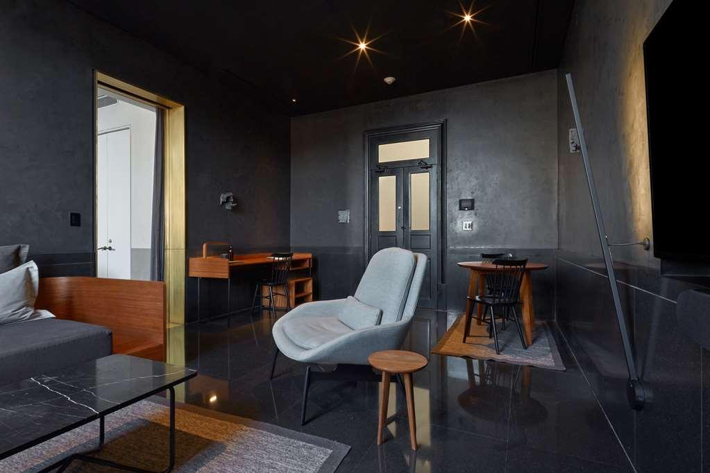 Umbral, Curio Collection By Hilton Hotel Mexico City Room photo
